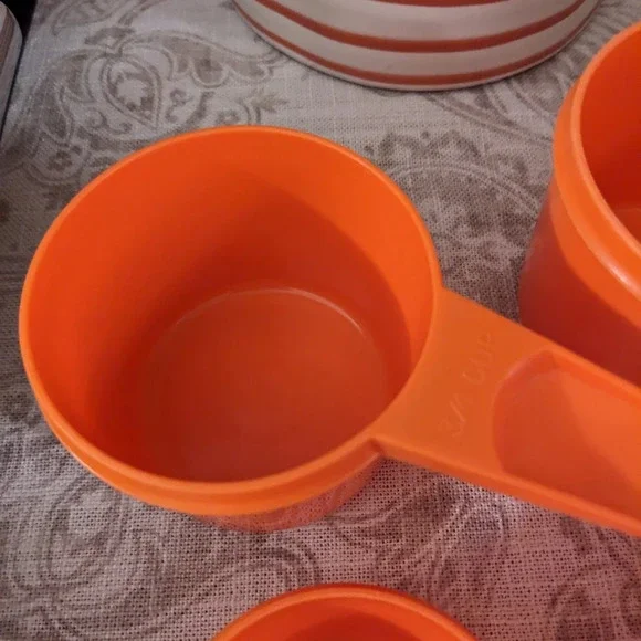 VTG Tupperware Orange Measuring Cup Set 1 c 3/4 c 2/3 c 1/3 c Summer Halloween - Picture 4 of 7